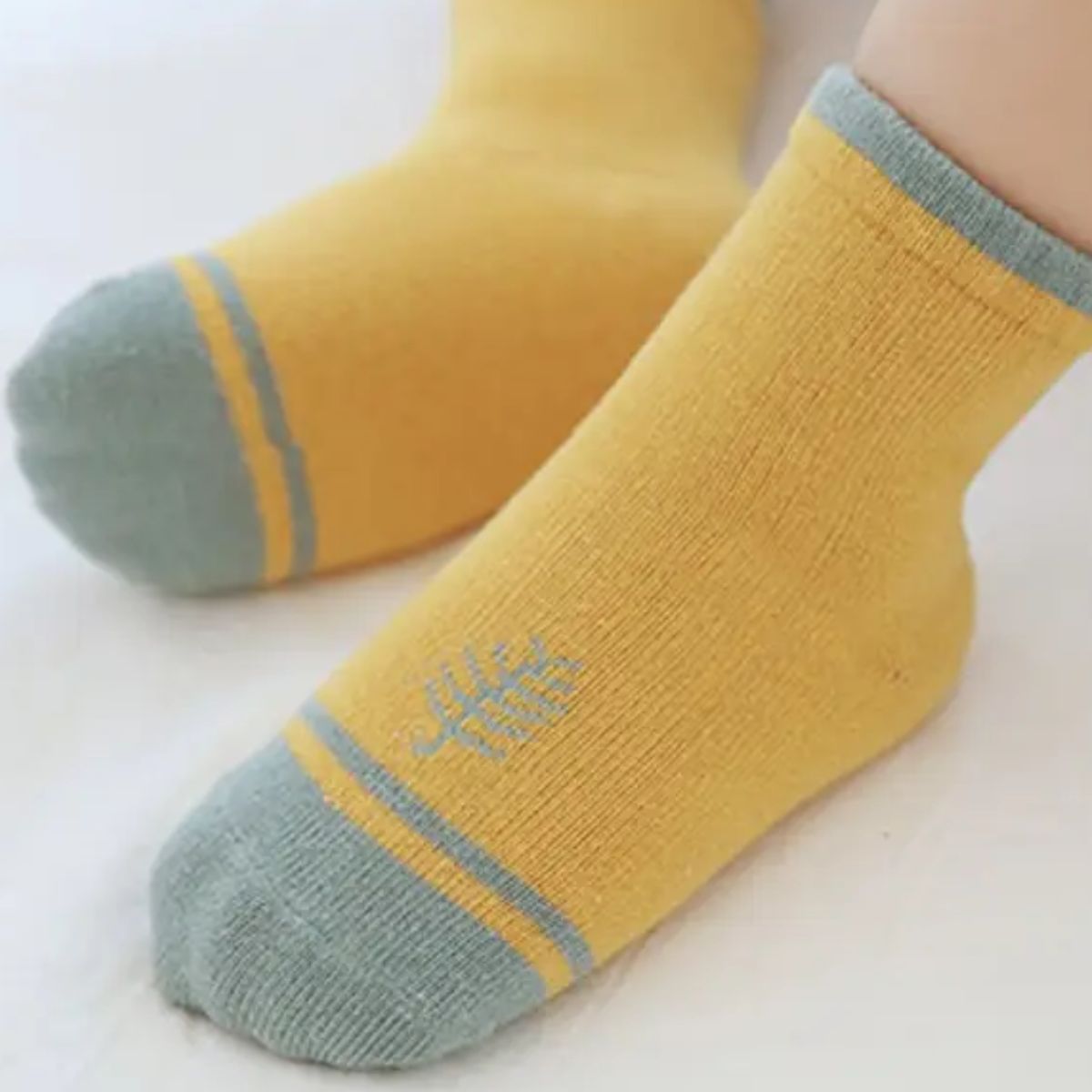 6 pares de calcetas diseños surtidos niños 10-12 años