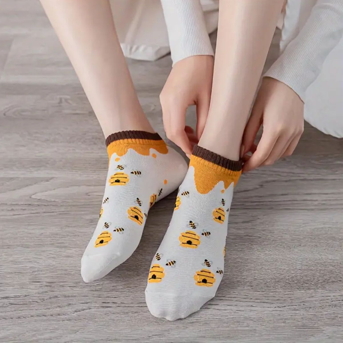 12 pares de calcetas con diseños para dama